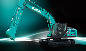 コベルコ (KOBELCO) の緑色のハイブリッド油圧ショベル。